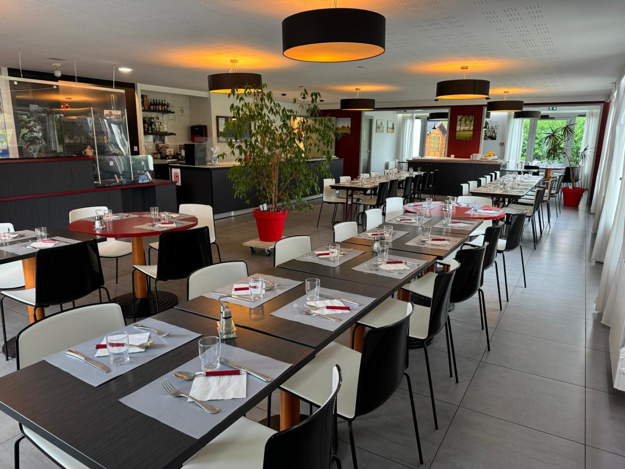 Brit Hotel Mayenne Exterior photo