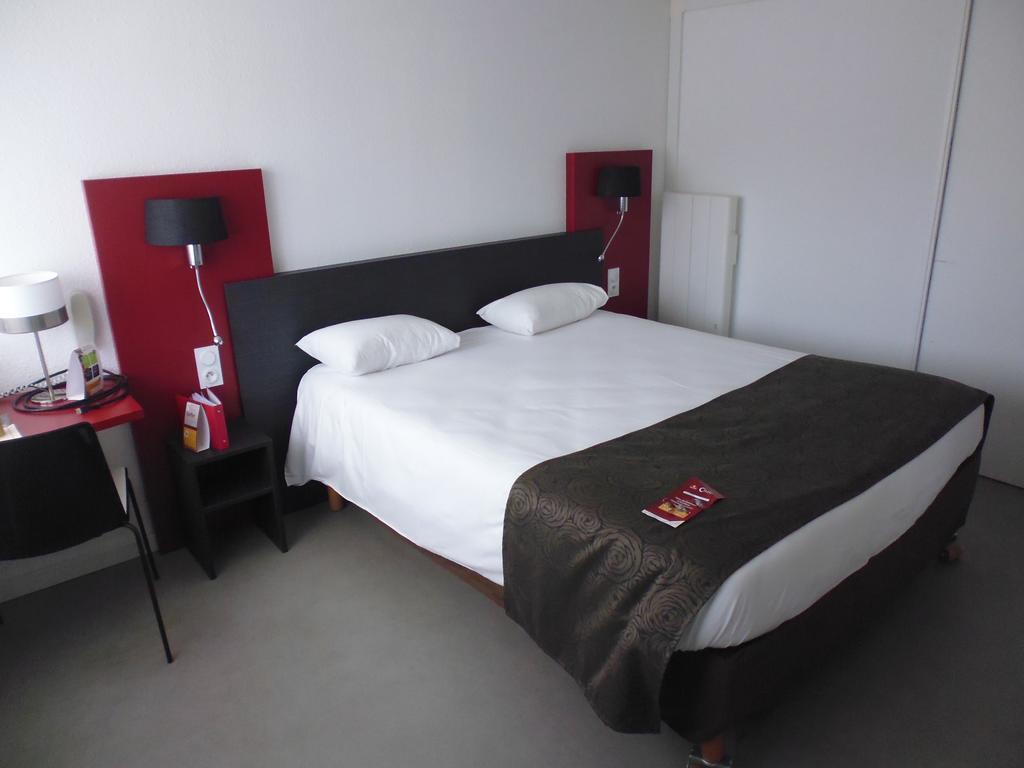 Brit Hotel Mayenne Exterior photo