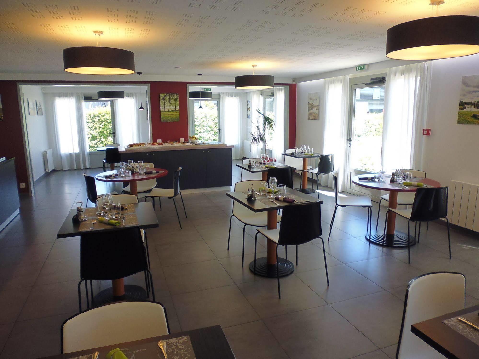 Brit Hotel Mayenne Exterior photo