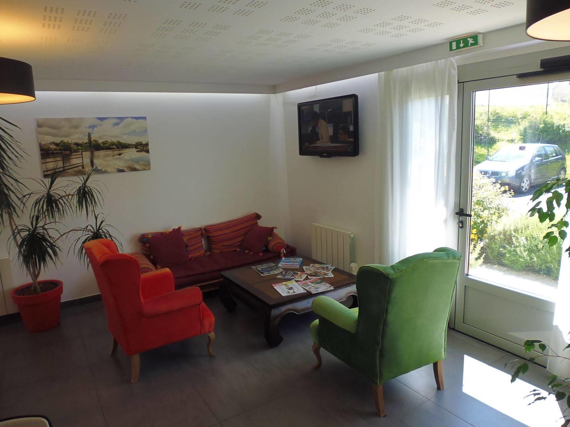 Brit Hotel Mayenne Exterior photo
